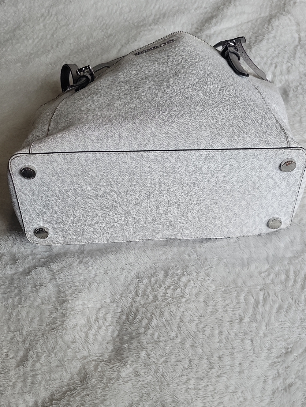 Michael Kors White and Light Gray Logo Tote ✨️✨️✨️EUC✨️✨️✨️ - Picture 10 of 16